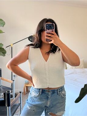White knit vest